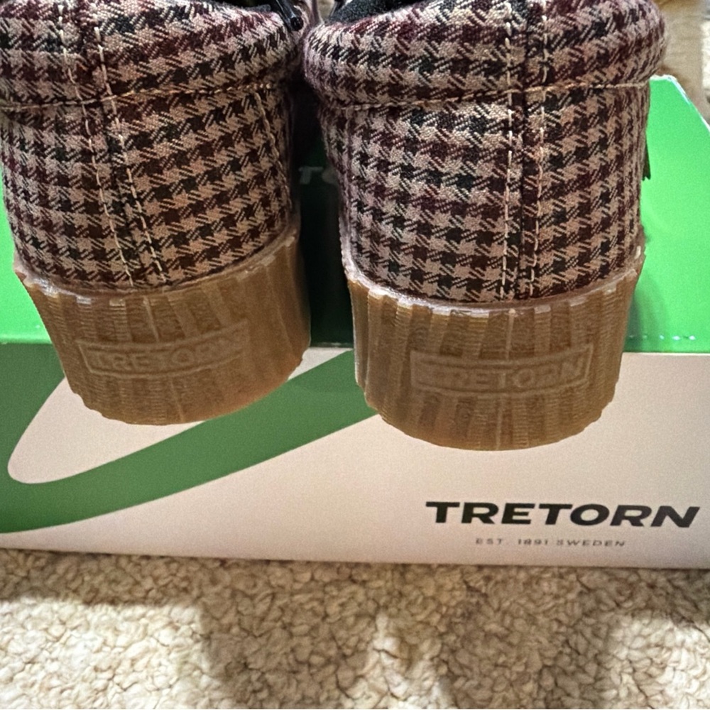 Tretorn Houndstooth Platform Sneakers in Wine - Picture 4 of 5